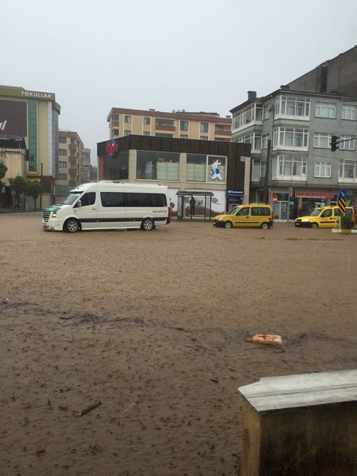 Trabzon'da anormal durum! 2 ölü var son hava durumu ne? - Resim: 2