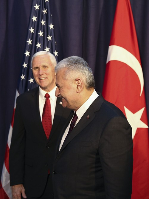 Binali Yıldırım ve Mike Pence ilk buluşmada düşman çatlattı - Resim: 3