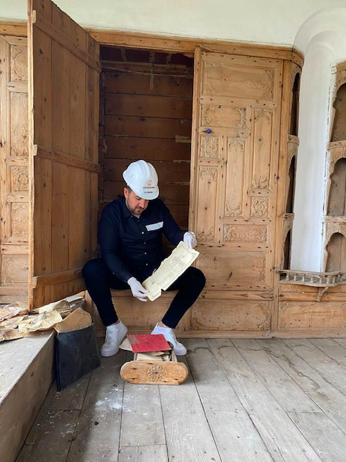 Kur'an-ı Kerim'i gizli bölmede saklamış Osman Yüksel Serdengeçti'nin evindeki restorasyonda çıktı - Resim: 3