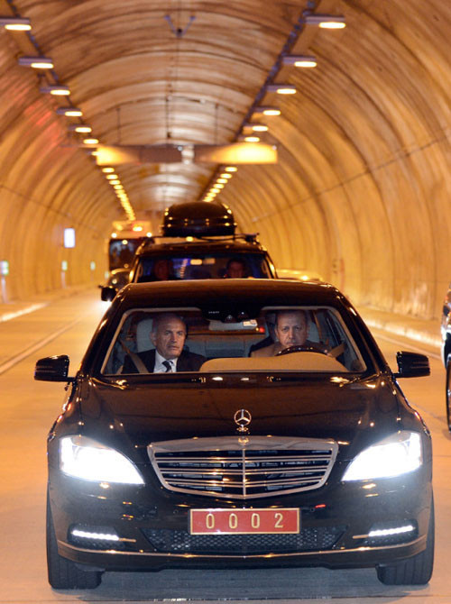 Erdoğan 1 saatlik yolu 5 dakikada aldı - Resim: 1