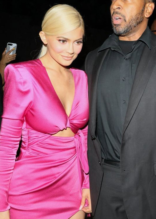 Kylie Jenner kendi doğum günü partisinin en rüküşü oldu! - Resim: 2