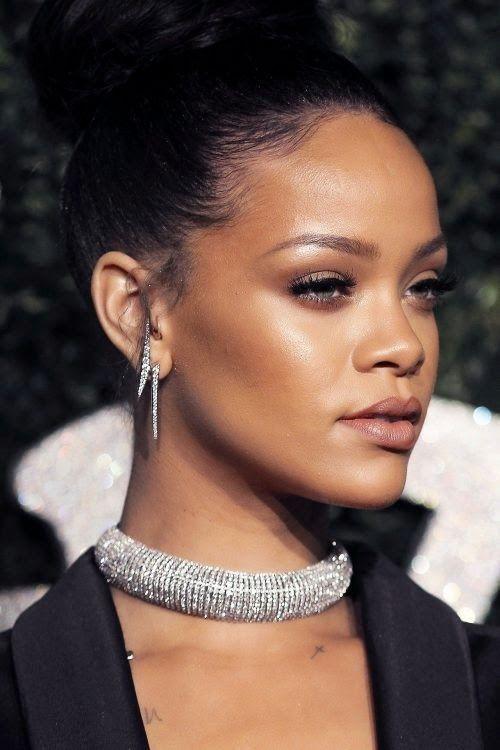 Rihanna önce sahneyi sonra moda dünyasını sallamıştı! 36 milyon dolar zarar etti - Resim: 3