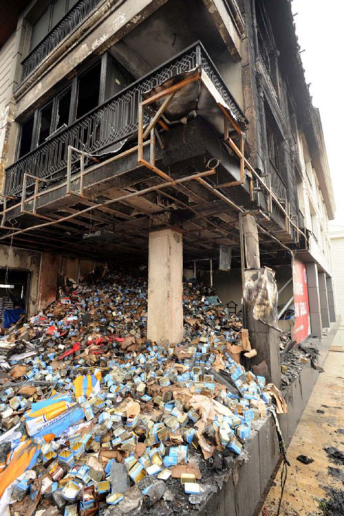 Ak Parti seçim bürosuna saldırı - Resim: 1