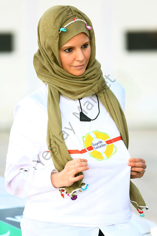 Burcu Çetinkaya alkolü bıraktı başını kapadı "çareyi teslim olmakta buldum" - Resim: 2