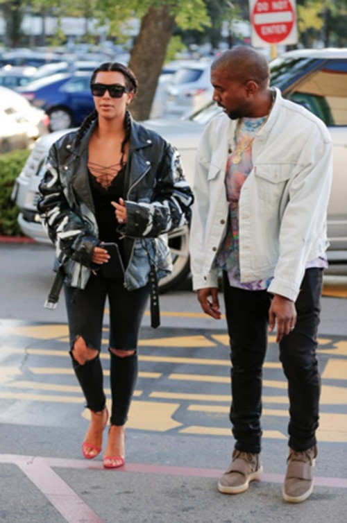 Kardashian'ın göğüslerinden gözlerini alamadı - Resim: 2