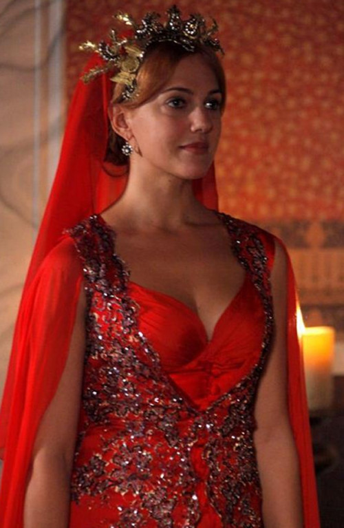 Yeni Hürrem eskisini arattı - Resim: 2