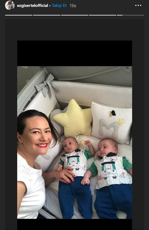 Ezgi Sertel ve eşi Ozan Çobanoğlu ilk defa ikizlerinin yüzlerini gösterdi! - Resim: 3