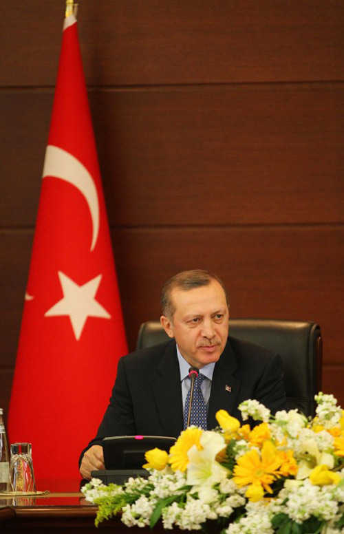 Minikler Erdoğan'ın koltuğuna oturdu - Resim: 2