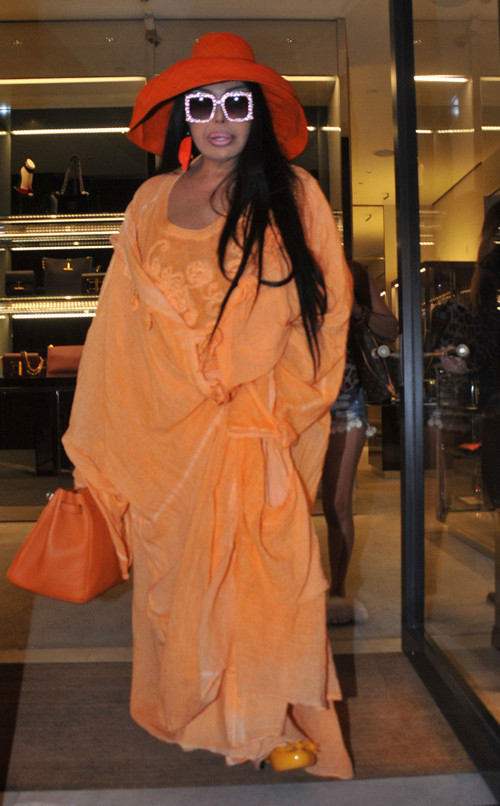 Bülent Ersoy isyan etti "beni hep açlar buluyor" - Resim: 1