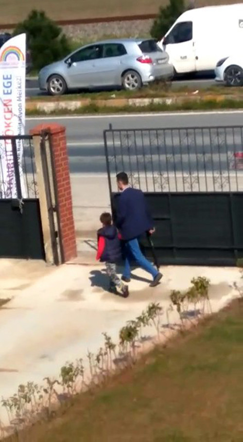 Pompalı dehşet! Oğlunun gözleri önünde yaptı! - Resim: 1