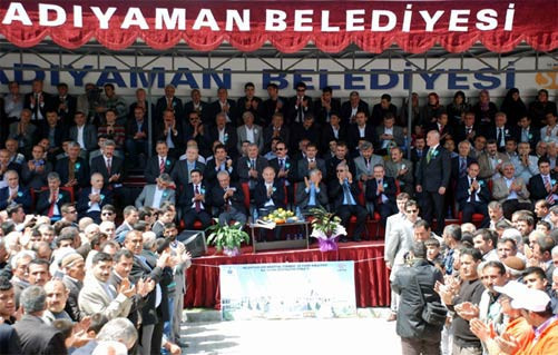 Kadir Topbaş ezilme tehlikesi atlattı - Resim: 2