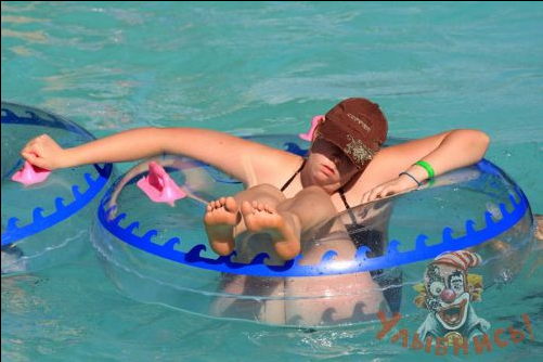 Ayakta uyuyan güzeller - Resim: 3