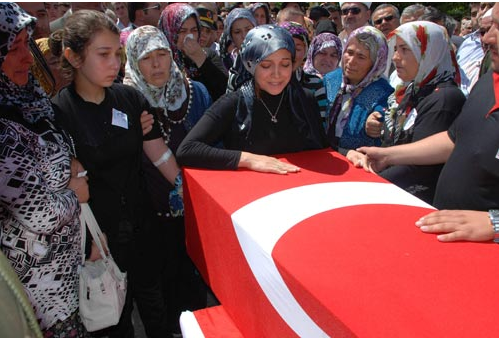 Türkiye şehitlerine uğurluyor! - Resim: 2