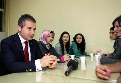 Bakan Kılıç öğrenci yurduna baskın yaptı - Resim: 1