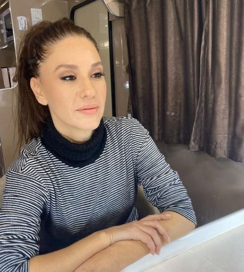 Dizi setinde kavga Evrim Alasya küfürler yağdırdı! Kaprisleri yönetmeni kaçırdı: Ya o kadın ya ben - Resim: 1