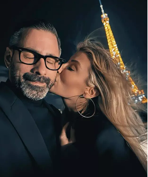 İrem Derici aşka geldi! Dudak dudağa poz - Resim: 1