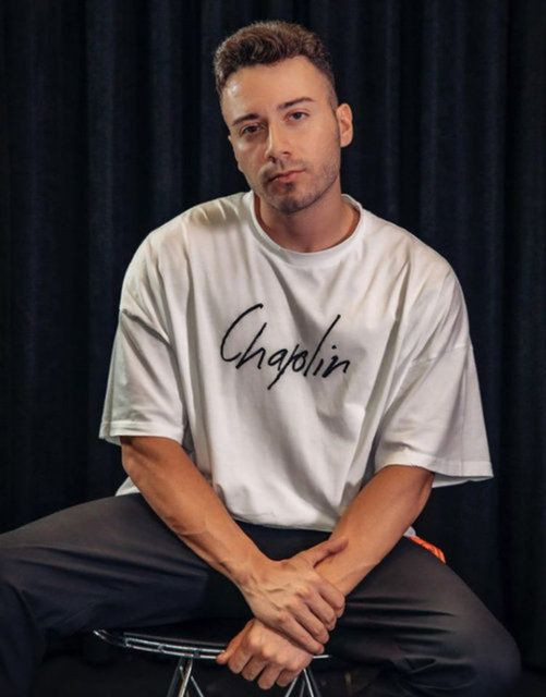 Eve yapılan baskınla Enes Batur hayatının şokunu yaşadı! Arka kapıdan kaçtılar - Resim: 1