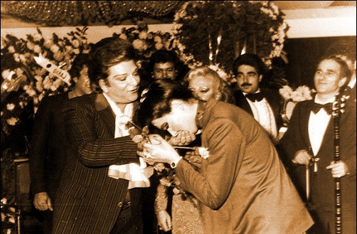 Zeki Müren'in subay aşkı ortaya çıktı! Zeki Müren çarşaf giyip... - Resim: 1