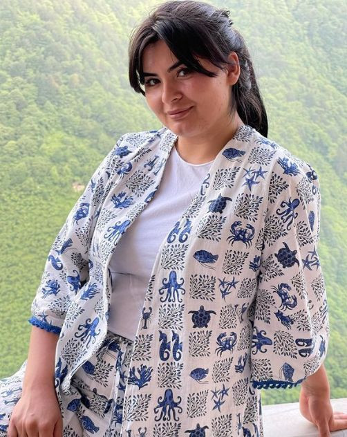 Fenomen gelin Hanife'nin eşinin edepsiz hareketini gören 'yuh' çekti! Herkesin içinde gögsünü... - Resim: 2