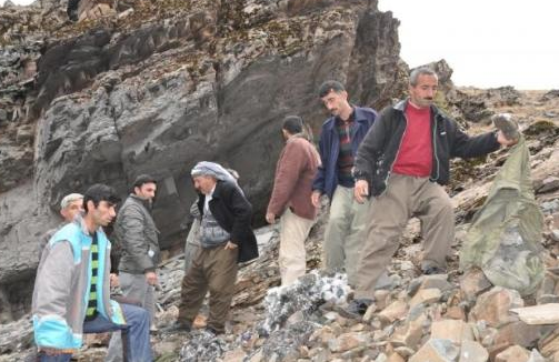 Dağlarda terörist cesedi aradılar - Resim: 4