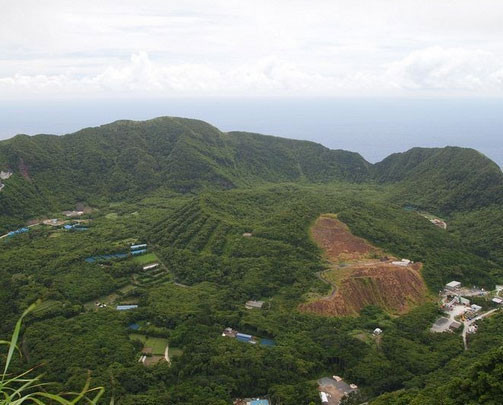 Bir volkanın içinde yaşayan insanlar - Resim: 4