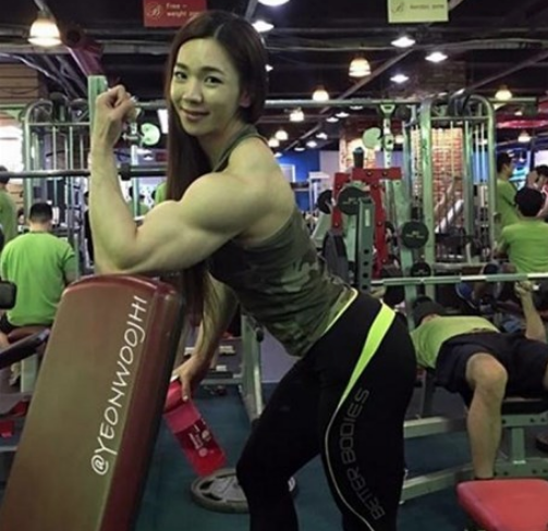 İnanılmaz değişim! Erkekleri kıskandıran 'Kaslı Barbie' - Resim: 3