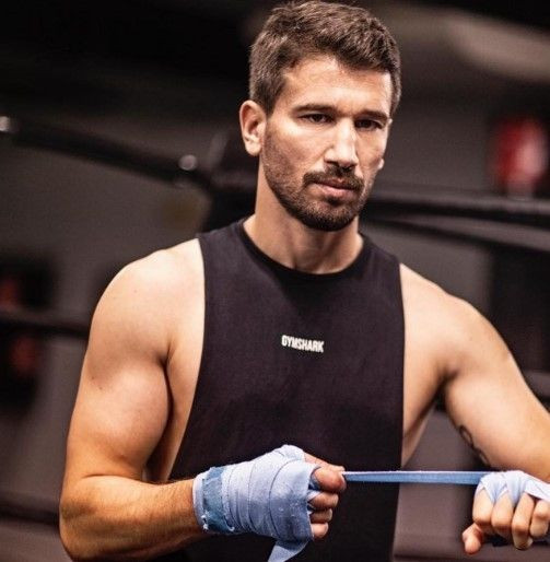 Survivor 2018 şampiyonu Adem'in nişanlısı, görenleri kendine hayran bıraktı! Bakın kim çıktı - Resim: 2