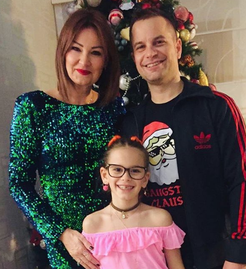 Pınar Altuğ eşiyle bornozlu fotoğrafını paylaştı edepsizlikle suçlandı - Resim: 1