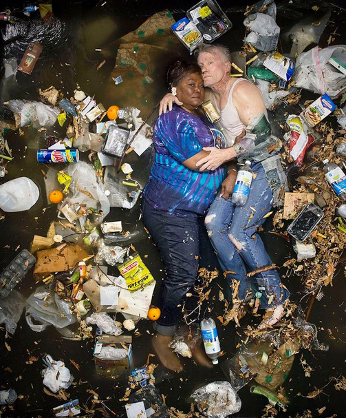 Bu insanlar çöpün içinde yaşıyor - Resim: 1