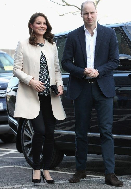 Kraliyet ailesinin üçüncü bebeği dünyaya geldi - Resim: 2