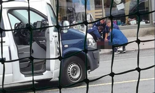 Finlandiya'da son dakika bıçakla kalabalığa saldırdı ilk görüntüler - Resim: 3
