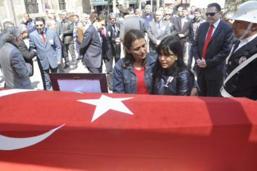 Süper savcı son yolculuğuna uğurlandı - Resim: 2