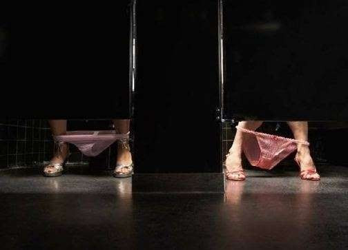 Umumi tuvaletler neden yarım kapı olur? - Resim: 3