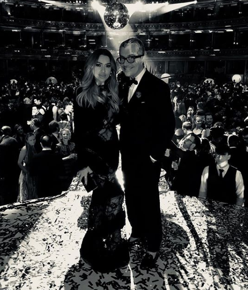 Hadise'nin göbeğine dikkat o silueti fark ettiniz mi? - Resim: 2