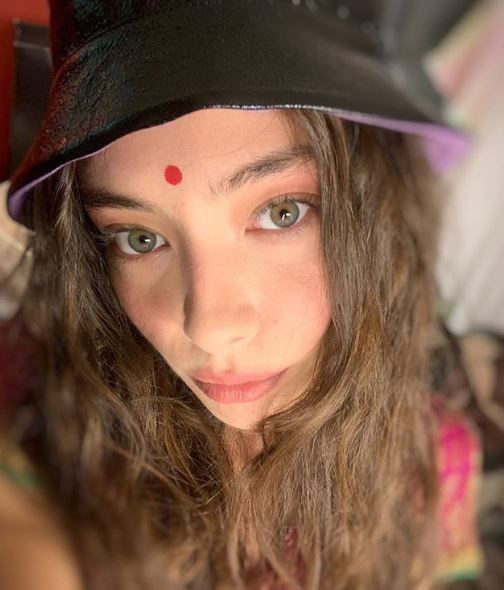 Sefirin Kızı'nın yıldızı Neslihan Atagül'den 'Adaletin bu mu dünya?' paylaşımı geldi! - Resim: 1