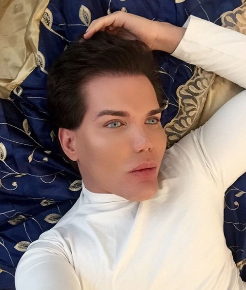 Estetik operasyonlar Barbie adamı bu hale getirdi - Resim: 4