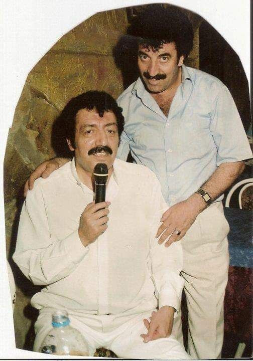 'Müslüm Gürses' ölmemiş diyen yanına koşup resim çektiriyor inanılmaz - Resim: 3