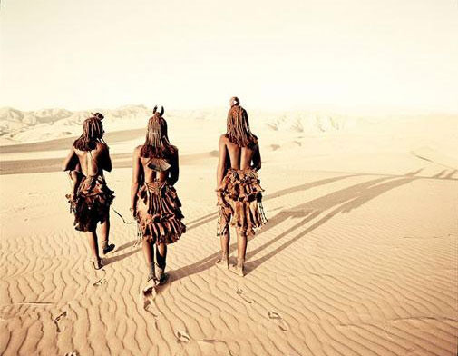 Burada kadınlar çıplak gezmek zorunda çünkü... - Resim: 2