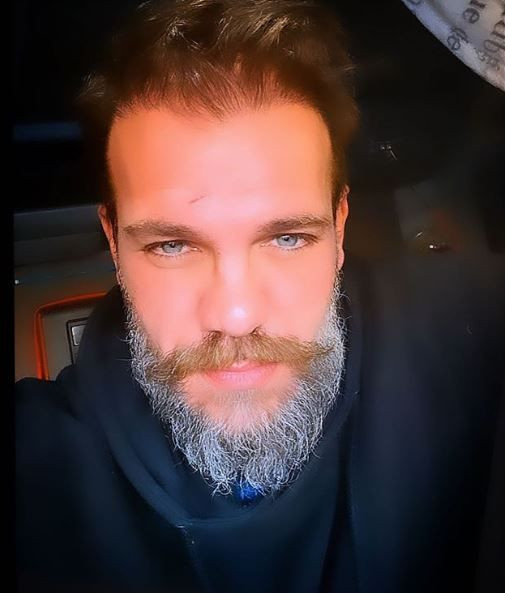 ABD'de tır şoförü olan ünlü oyuncu Tolga Karel şimdi de ceset taşıyor - Resim: 1