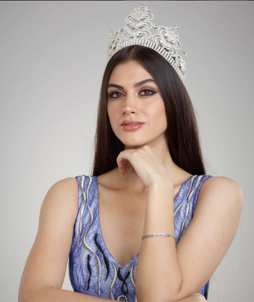 Kainatın en güzel kadını olmak için tacın peşinde - Resim: 3