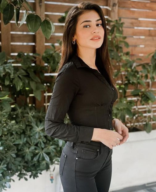 Gönül Dağı'nın Asuman'ı Hazal Çağlar, mini etekli pozlarıyla dudak uçuklattı! - Resim: 2