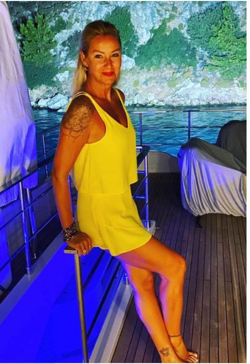 Pınar Altuğ Instagram'da o yoruma çıldırdı: Birini bulun, boşanayım, onunla evleneyim - Resim: 2