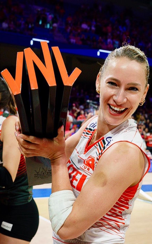 Milli voleybolcu Gizem Örge kaç yaşında, evli mi? Eski kocası çok ünlü bir isim çıktı - Resim: 2