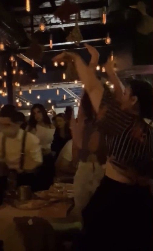 İstanbul'da skandal görüntüler! Dansözlü parti pes dedirtti - Resim: 3