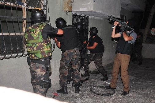 Çocukları uyandırmadan şafak baskını! - Resim: 3