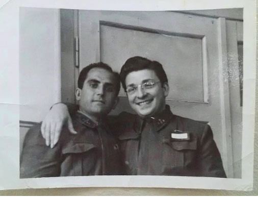 Fotoğraftaki bu çok ünlü siyasetçiyi tanıdınız mı Afrin için paylaştı - Resim: 1