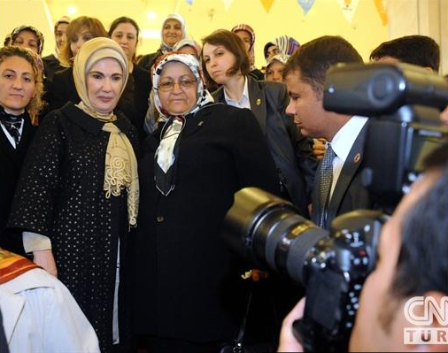 AK Parti'de Emine Erdoğan izdihamı - Resim: 2