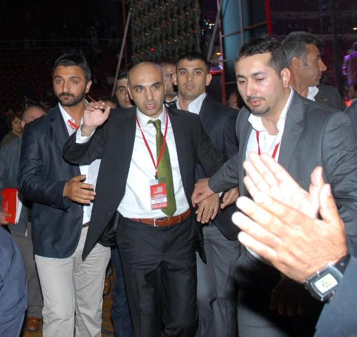 CHP Kongresi'nde yine yumruklar konuştu - Resim: 4