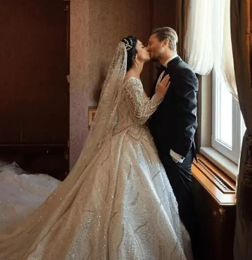 Yine eski kocasıyla yakalandı Merve Boluğur çılgına döndü muhabire saydırdı - Resim: 3