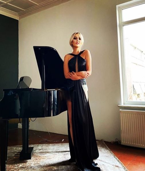 Helin Avşar Instagram'da photoshoplu pozuyla takipçilerinin diline düştü - Resim: 4